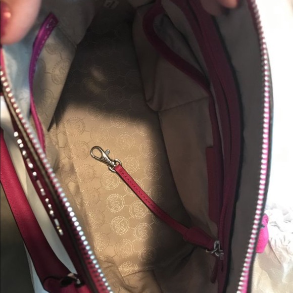 Michael Kors Pink bag - Picture 4 of 4
